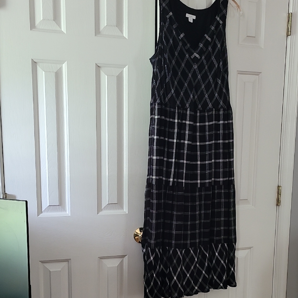 J. Jill Black and White Sleeveless V-Neck Maxi Sundress. XL Petite. Like New